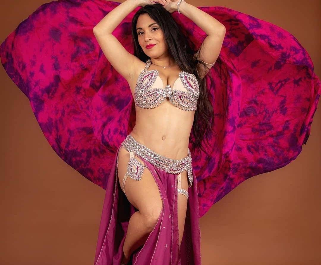 Read more about the article Belly Dance Magic – intro to belly dance